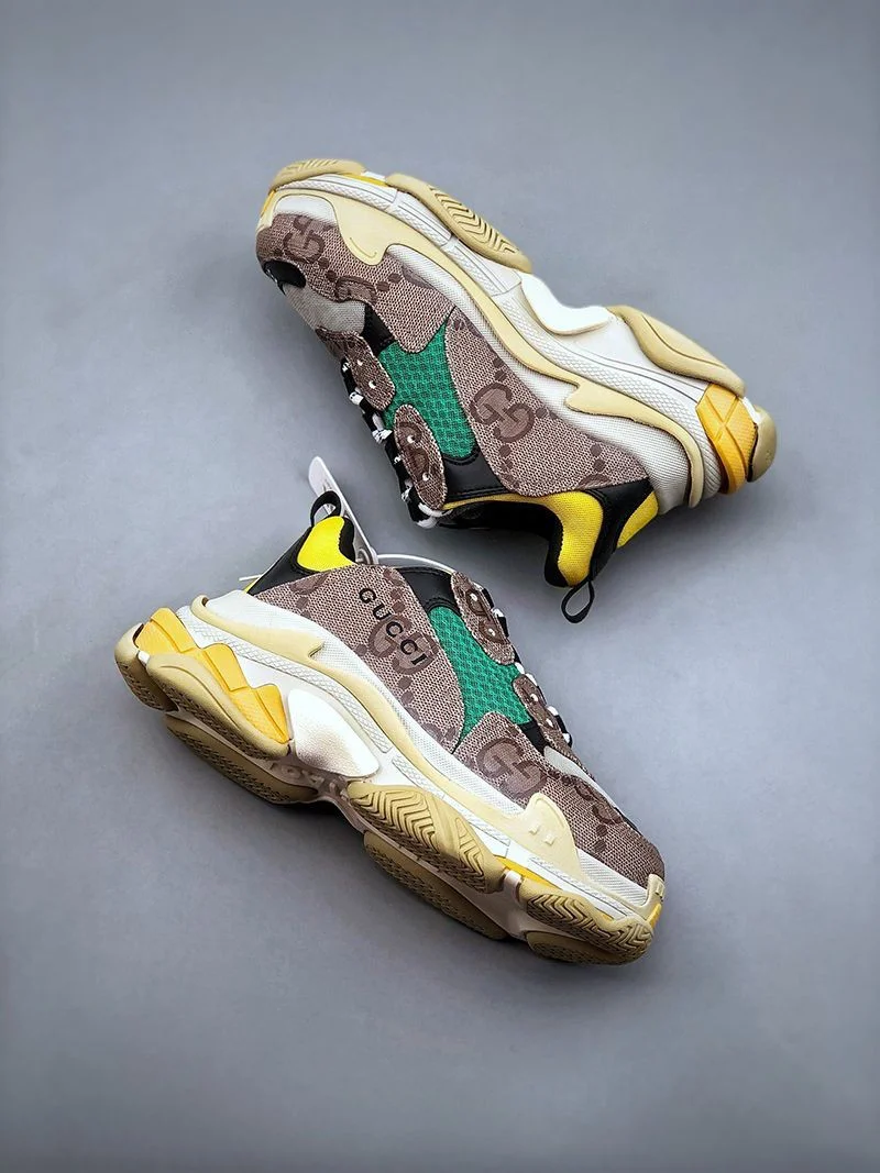 日本未入荷グッチ バレンシアガ コピー ザ ハッカー プロジェクト Triple S スニーカー 677193UMO209766